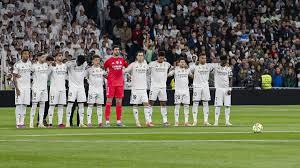 达成尤文生涯200场里程碑，洛卡特利获赠纪念球衣